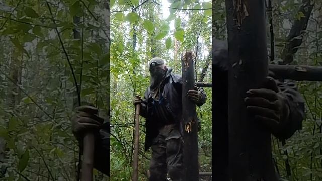 строю навес под  дождем..