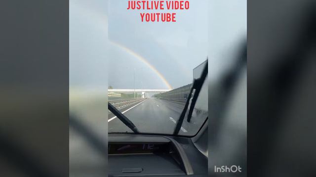 двойная радуга на дороге М11 Москва Питер. скрасивая явление... смотреть онлайн
