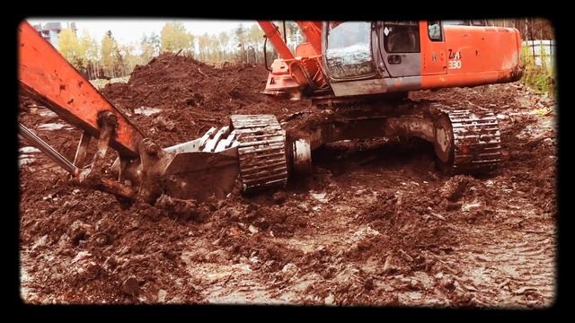 Одевание гусянки на экскаваторе ! смотреть онлайн