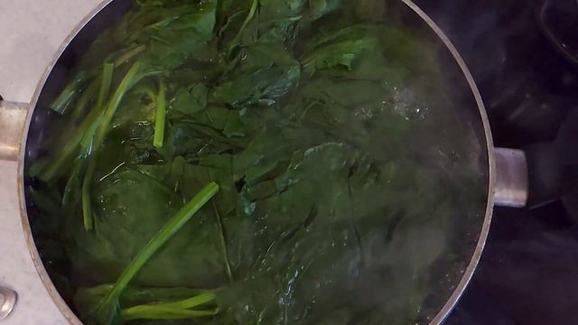 Пхали из шпината по - грузински. Spinach pkhali in Georgian. смотреть онлайн