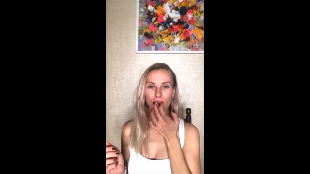 Избавиться от сухости губ. Что делать, если губы шелушаться и трескаются?