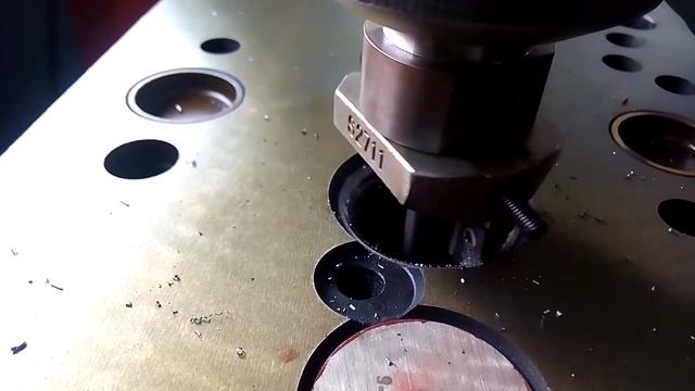 Шарошка клапанов тракторной головки смотреть онлайн