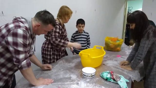 4. МК "Валяем валенки" на персональной выставке Марии Волобуевой в г. Боровск. смотреть онлайн