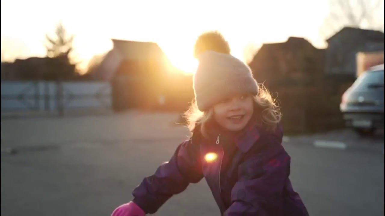 "Доброта. Полет" (Савелий Кухтин, 1 класс) смотреть онлайн