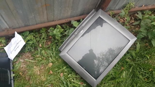 Разбили рабочий телевизор на улице смотреть онлайн