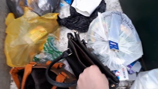 ЛАЗАЯ ПО МУСОРКАМ РОССИИ МЕДНЫЕ ПРОВОДА МЕТАЛЛ БЕЗ МЕТАЛЛОИСКАТЕЛЯ КАК ЗАРАБОТАТЬ ДЕНЬГИ ШКОЛЬНИКУ