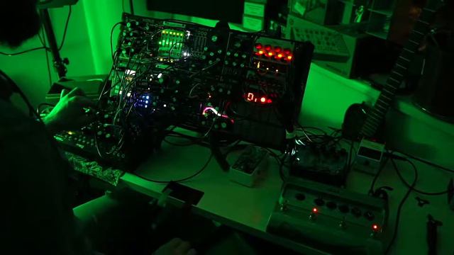 Evening Synthjams with Modular Eurorack System смотреть онлайн