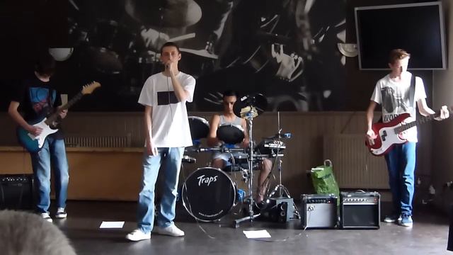 Blue Intermission Cover Feeling Good - Muse смотреть онлайн