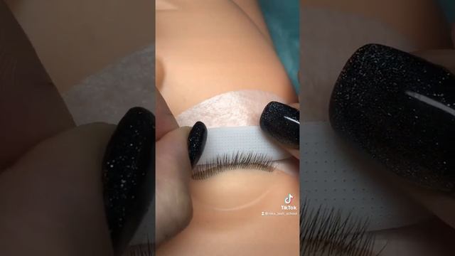 КАКОЙ СКОТЧ УСКОРИТ РАБОТУ В НАРАЩИВАНИИ РЕСНИЦ смотреть онлайн