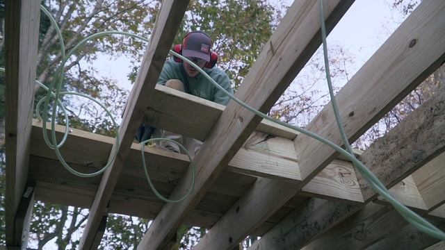 Installing the Rim Beams & Blocking of the DIY Cabin - EP 13 смотреть онлайн