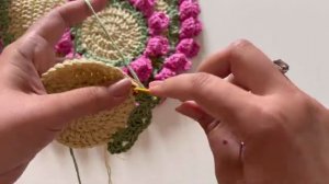 Anna Workshop_ Салфетка с тюльпанами 🌷 вяжем крючком (360p).mp4