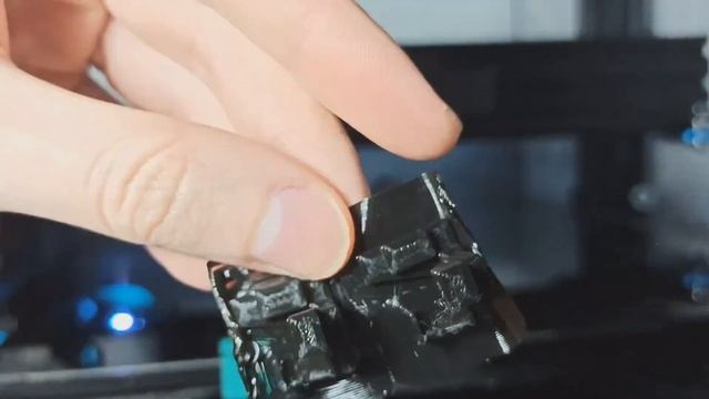 3д печать на экране ЖК монитора - подвижная цилиндрическая коническая зубчатая передача 180 градусо смотреть онлайн