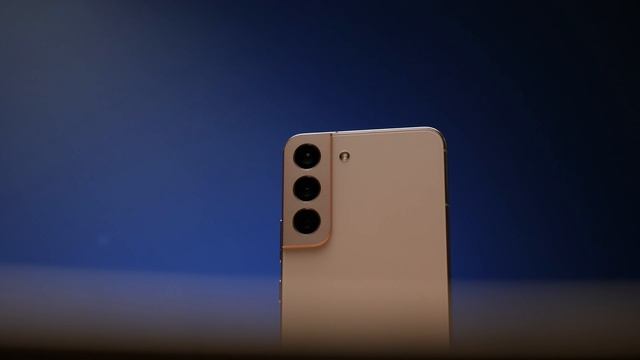 Samsung Galaxy S22. Стоит ли покупать Samsung S22? смотреть онлайн