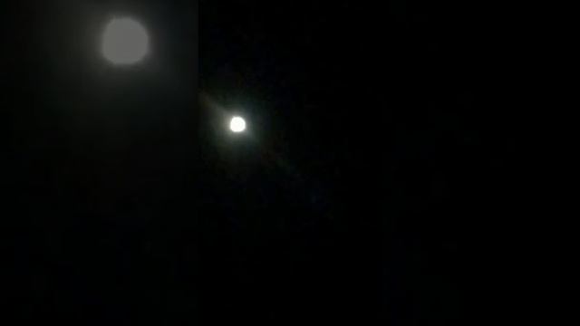 Угикальные кадры лунного затмения смотреть онлайн