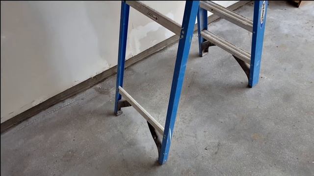 Лестница от Werner® 6Ft Type IA Heavy Duty Fiberglass Stepladder. смотреть онлайн