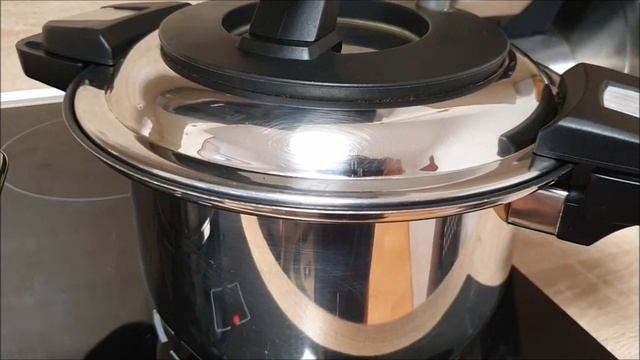 Суп расольник с зелёным горошком