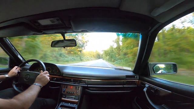 1989 Mercedes 560SEC смотреть онлайн