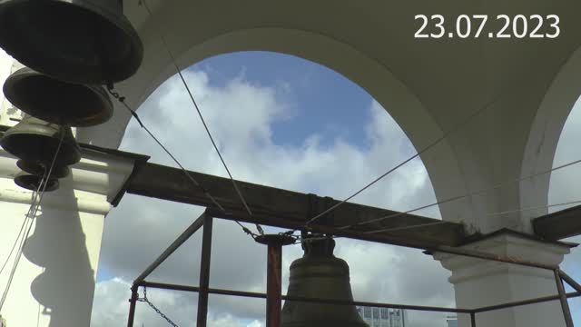 воскресный колокольный (поздняя литургия) смотреть онлайн