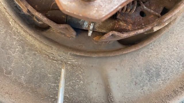 Регулировка ручника и замена тормозных дисков Ниссан Кашкай Nissan Qashqai