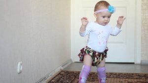 Что умеет ребенок в 10 месяцев?