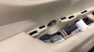 Как снять пластиковую обшивку задней двери Ниссан Х-трэйл 2018 м.г. ПозитивАвто