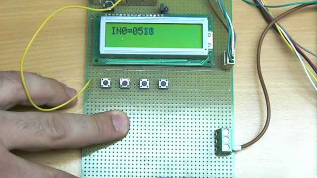 PIC16F819 Demonstration of 10 Bit ADC смотреть онлайн