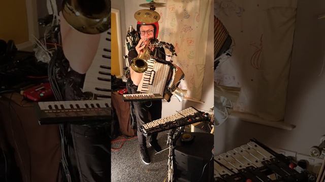 PLAYING THE TRUMPET! For Adrien! смотреть онлайн