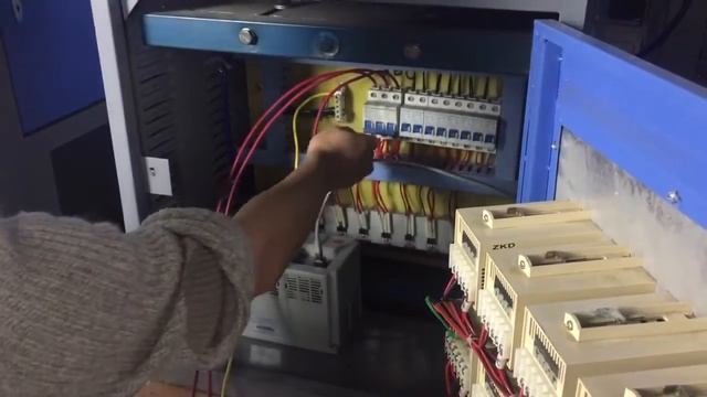 Полуавтомат выдува пэт тары