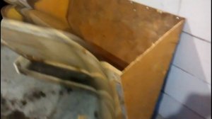 Бункерная кормушка для куриц своими руками