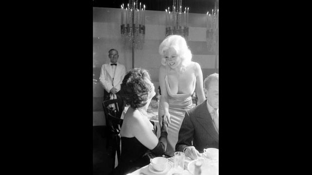 Софи Лорен рассказывает подробности о знаменитом снимке смотреть онлайн