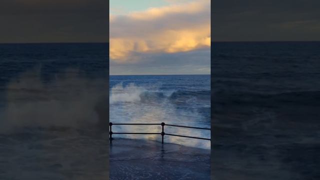 Vertical Video - Waves splashing - HD Scenery - 3.5 hours смотреть онлайн