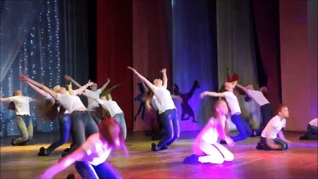 В ДК Железнодорожников Комсомольска впервые состоялся фестиваль «Хочу танцевать!» смотреть онлайн