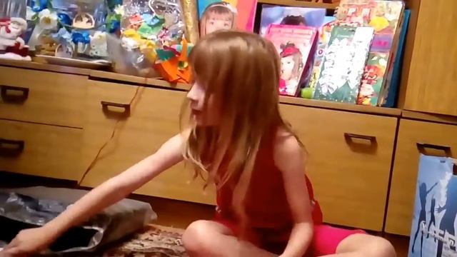 Ура я нашла под елью подарок. Распаковки танцевального коврика!!! смотреть онлайн