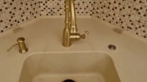 Столешница из искусственного камня с литой раковиной