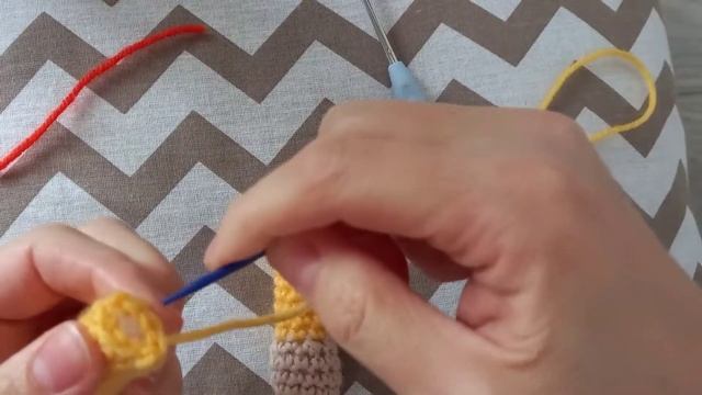 Кукла "Маруся". Руки| Вяжем куклу крючком | урок #3 смотреть онлайн