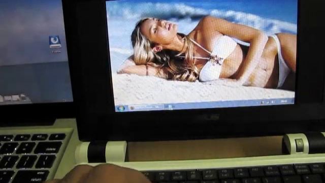 ASUS EEE PC 701 Running Windows 7 ULTIMATE Like A CHARM!