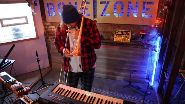 Electronic Noir Jazz Looping (BONEZONE RADIO #7) смотреть онлайн