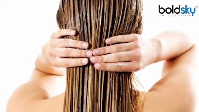 Curd को Hair में लगाती है तो जरूर देखें VIDEO | Right Use of Curd for Long, Smooth Hair | Boldsky смотреть онлайн