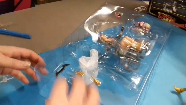 Batman Arkham Knight Batgirl and Oracle 2 pack from DC direct Unboxing by Dublin City Comics смотреть онлайн