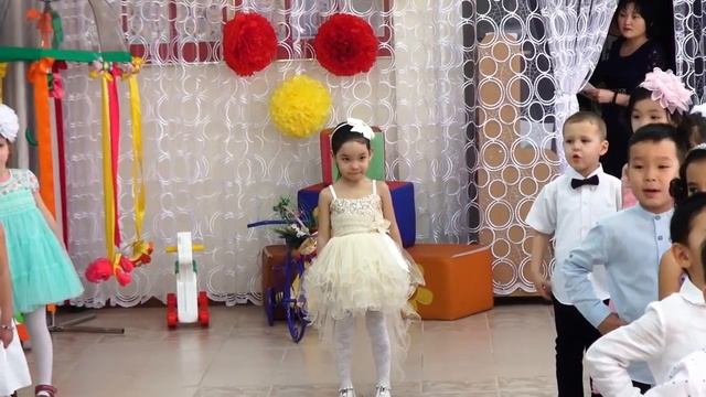Праздник 8 марта в детском саду Дюймовочка г.Актау смотреть онлайн