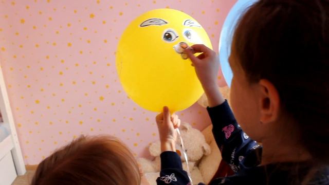 Наклейки на Шарики. Детские журналы. Вика и Василиса смотреть онлайн