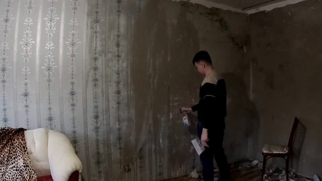 Ремонт своими руками. Снимаю обои. смотреть онлайн