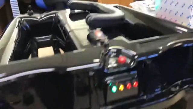 Testing Out The New WaveRunner Bait Boat смотреть онлайн