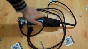 Угловая шлиф машинка 125 мм Makita GA5030