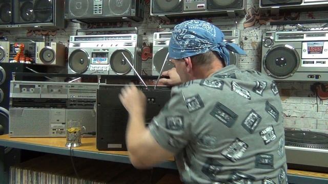 SHARP GF-555 / GF-666 Легендарные магнитолы начала 80х и виниловый сюрприз из Подмосковья. смотреть онлайн