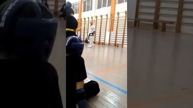 Строгий учитель