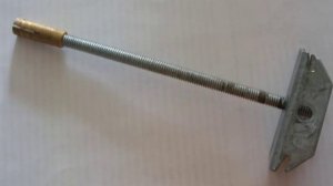 Потолочный крепеж на резьбовой шпильке  0001