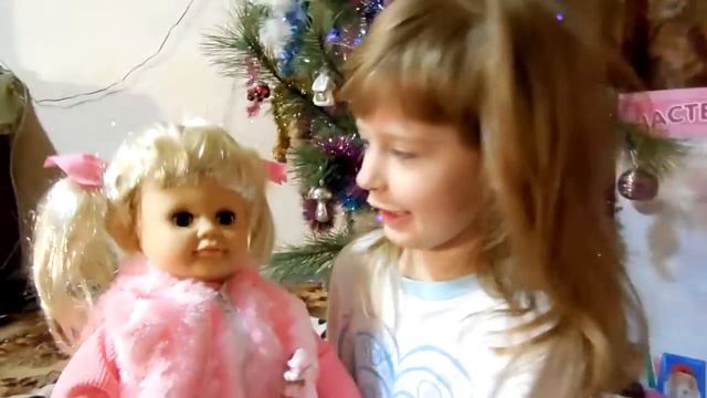 Подарки на Новый 2017 Год от Дедушки Мороза Christmas gifts from Santa Claus. Кукла Настенька смотреть онлайн