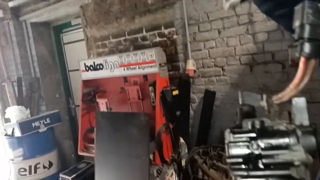 Audi A8 4.2 petrol. Air Suspension Compressor Replacement - Замена компрессора пневматической подве смотреть онлайн