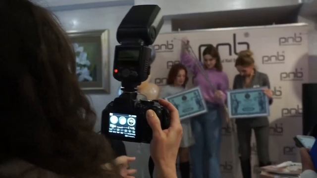 Самые длинные ногти в мире. Официальный рекорд смотреть онлайн